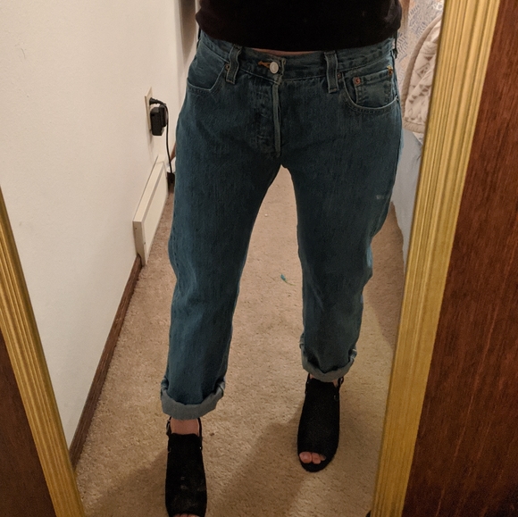 Levi's 501 Button Fly Straight High Rise Mom Jeans - Picture 8 of 8